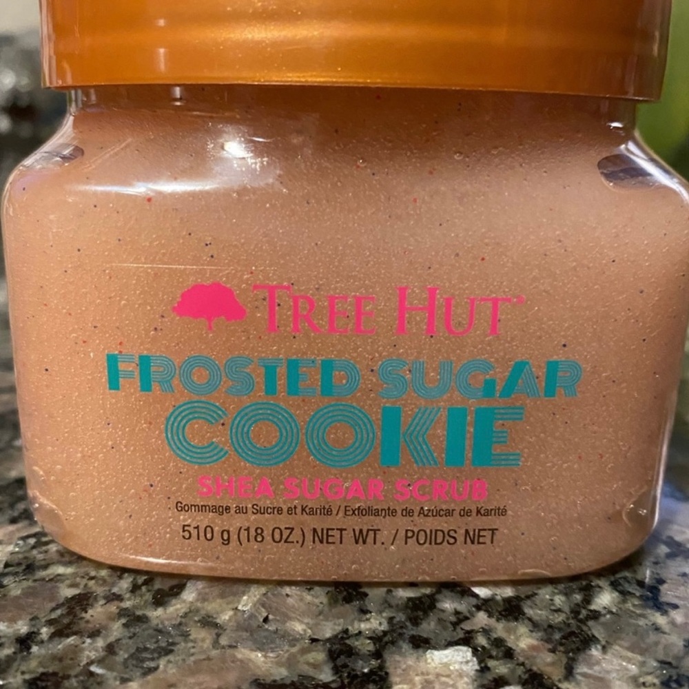 Frosted sugar cookie tree hut scrub brand new